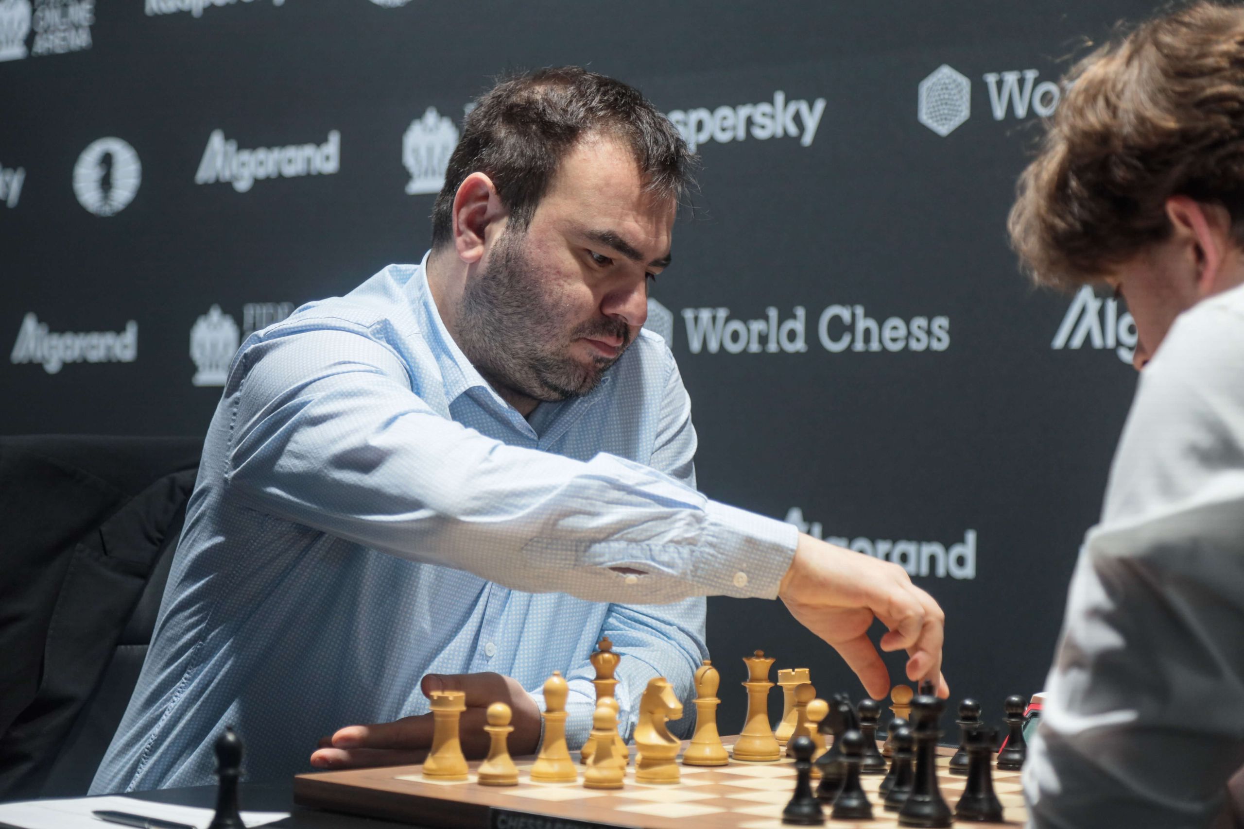 Aronian Cracks Berlin Defense, Leads By Full Point; Keymer Scores
