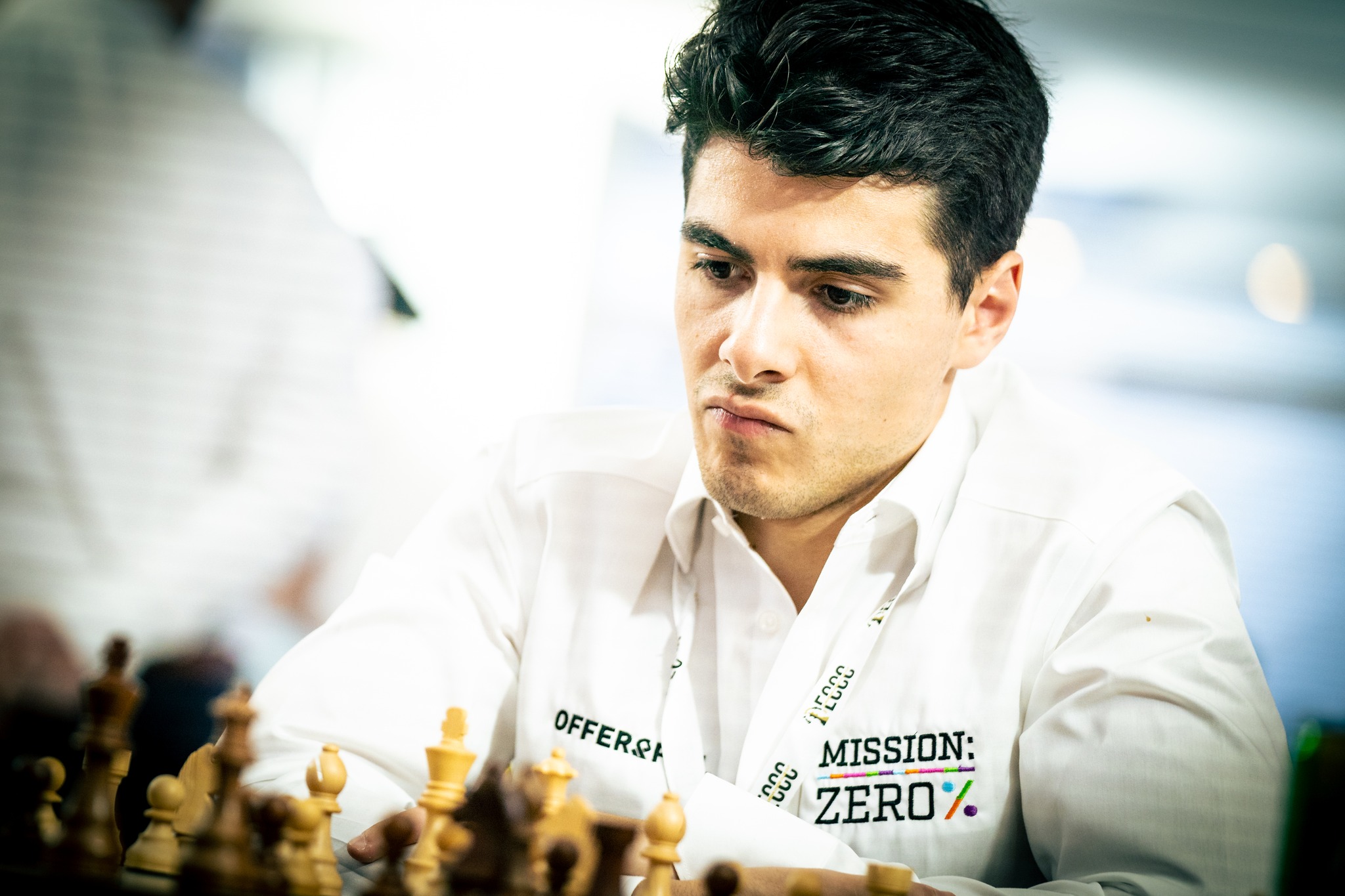 Magnus Carlsen Defeats Firouzja Brilliantly To Start 2021! 