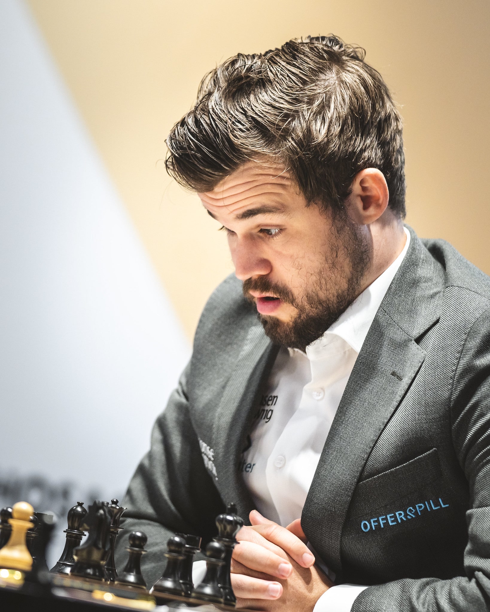 World Championship Game 6: Carlsen wins marathon