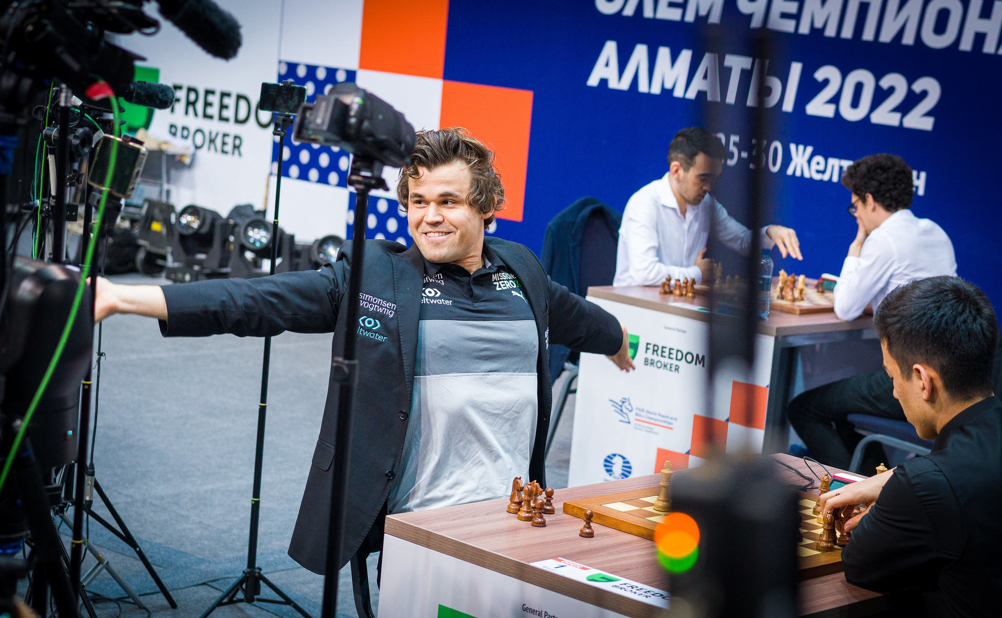 Magnus Carlsen and Bibisara Assaubayeva are the 2022 FIDE World Blitz  Champions