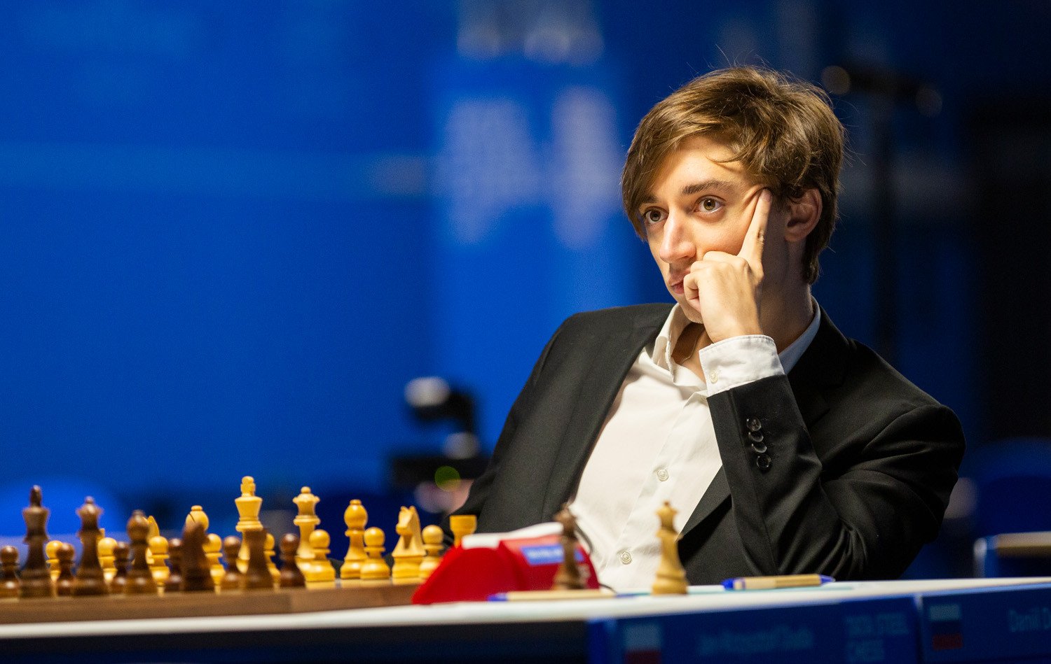 Caruana and Mamedyarov Battle for the Lead in Round 10
