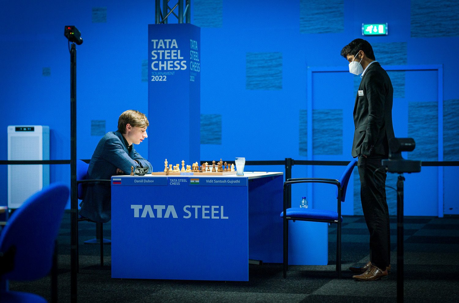 Tata Steel 3: Vidit derrota Dubov e assume liderança isolada