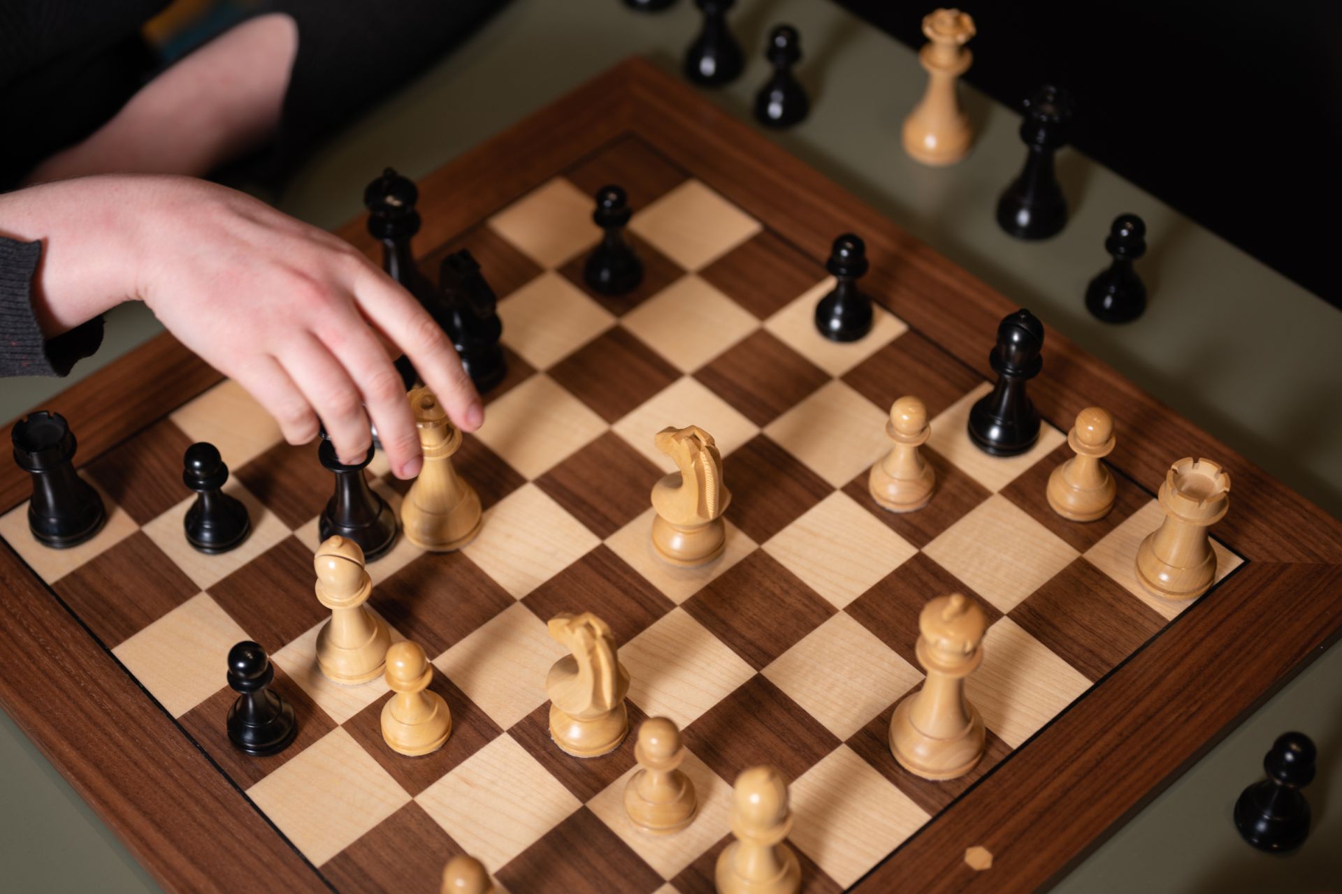 How Online Chess Can Help Beginners Improve Their Over-the-Board Performance