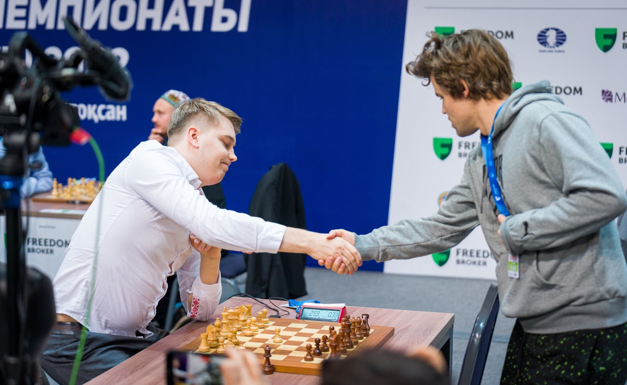 Magnus Carlsen Checkmates Ian Nepomniachtchi #chess #chesstok #magnus